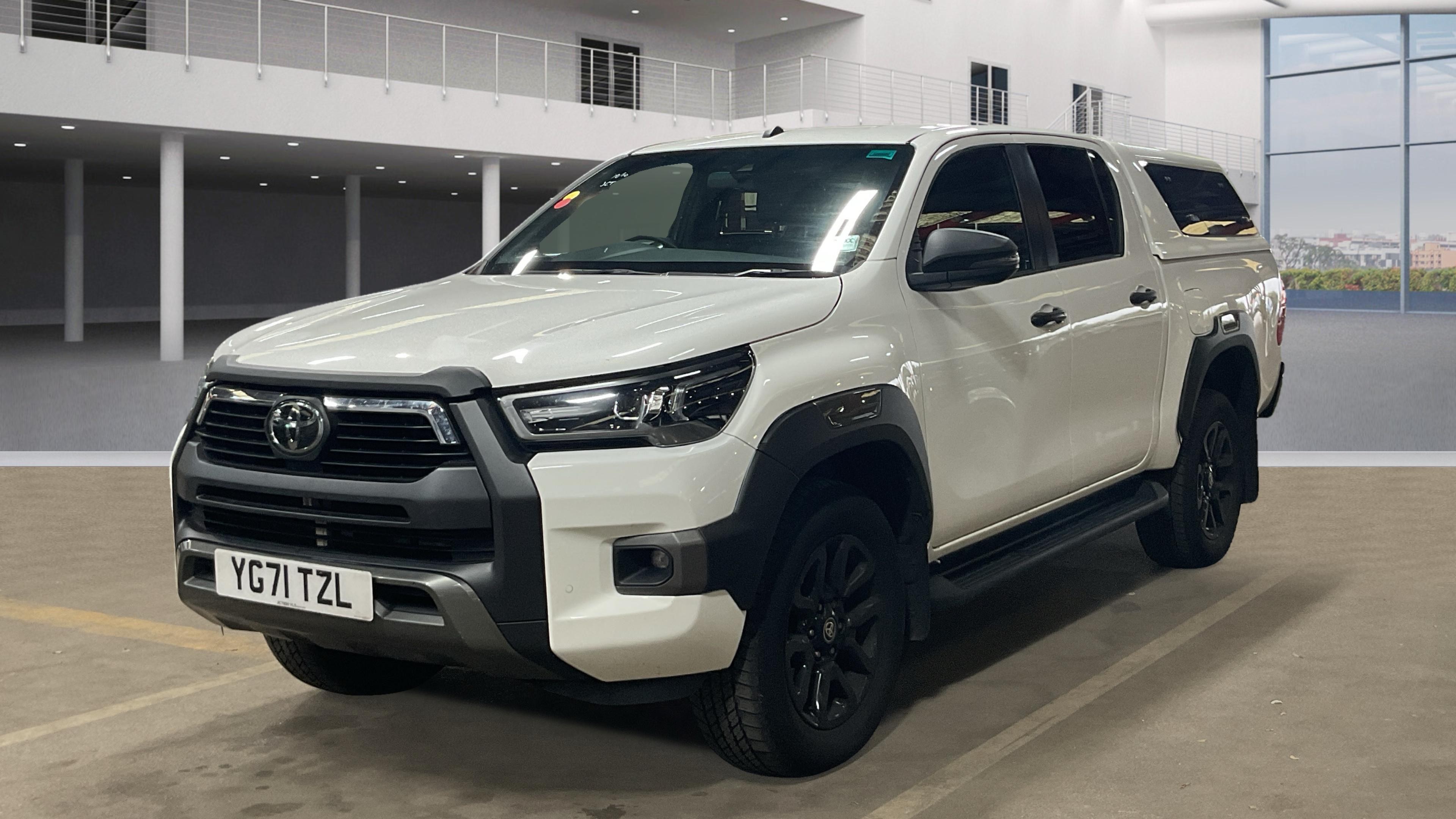 TOYOTA Hilux